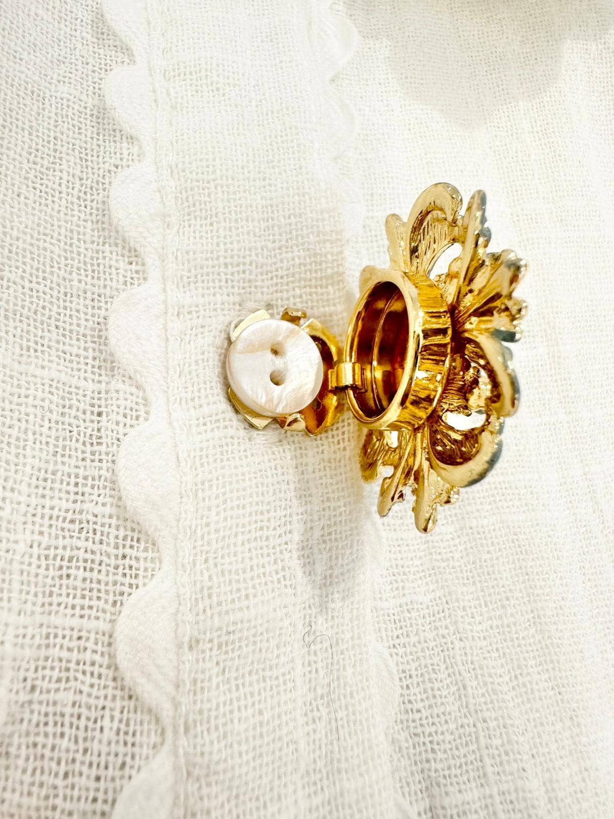 Cathrine Button CoverJewelryPosh Boutique