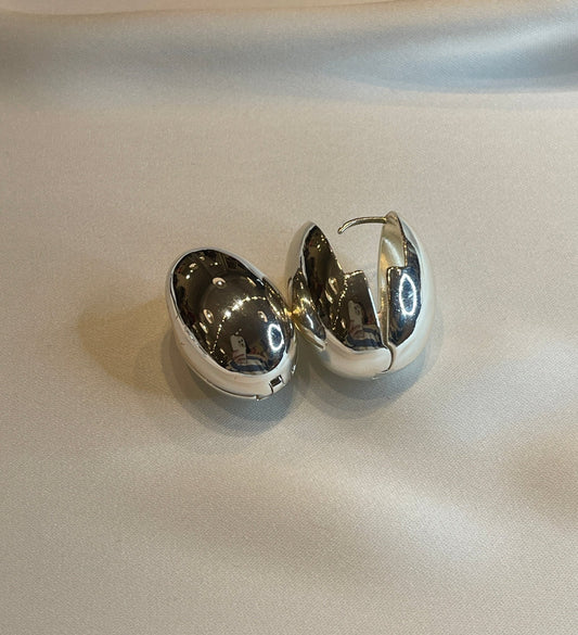 Clamshell EarringsJewelryPosh Boutique