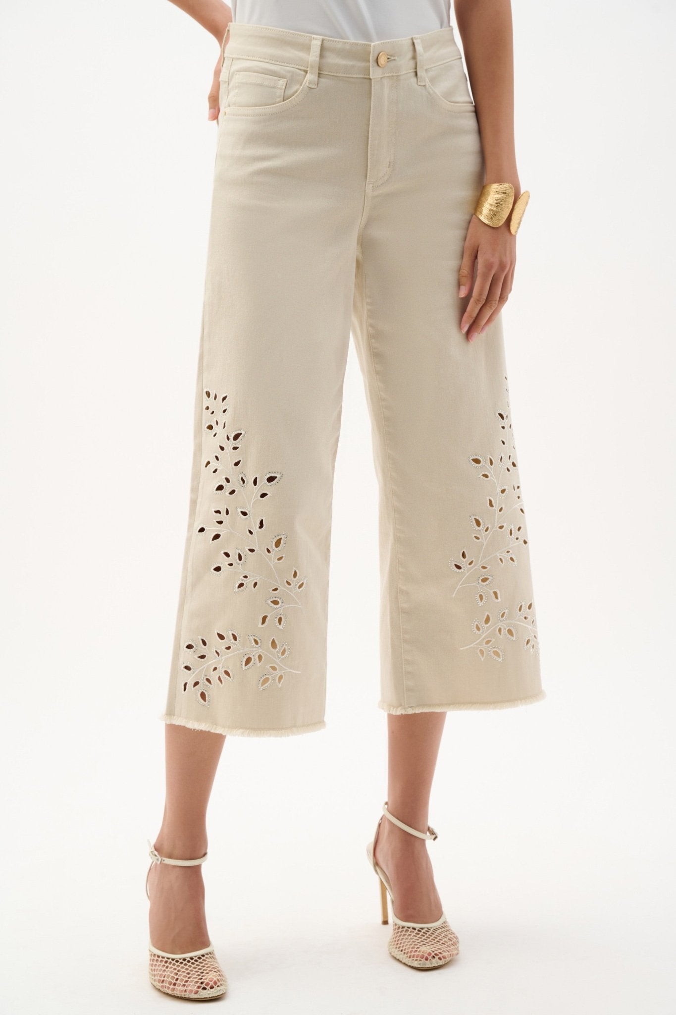Cut - out Appliqué Crop JeansPosh Boutique