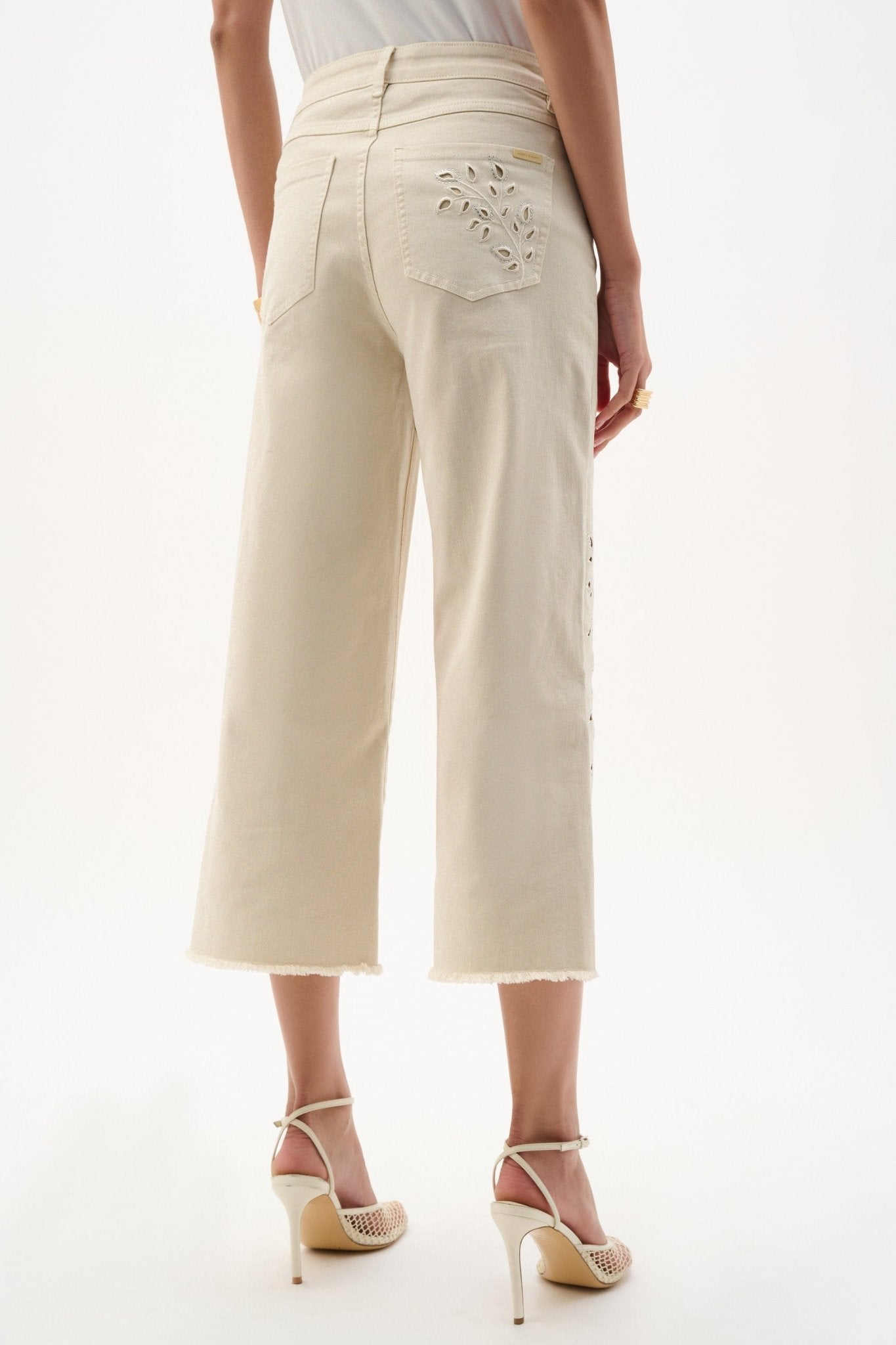 Cut - out Appliqué Crop JeansPosh Boutique