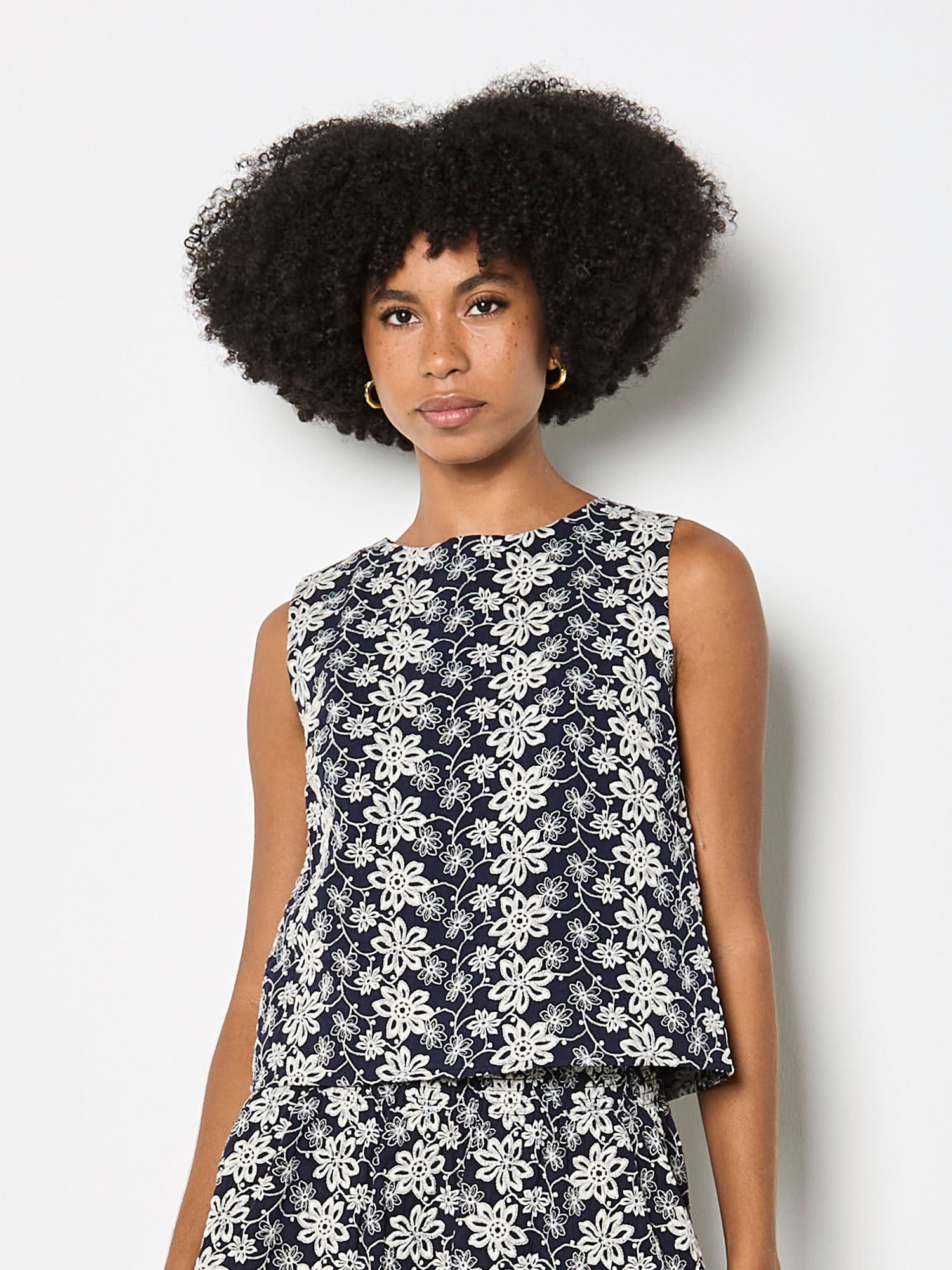 Embroidered Floral TopTopsPosh Boutique