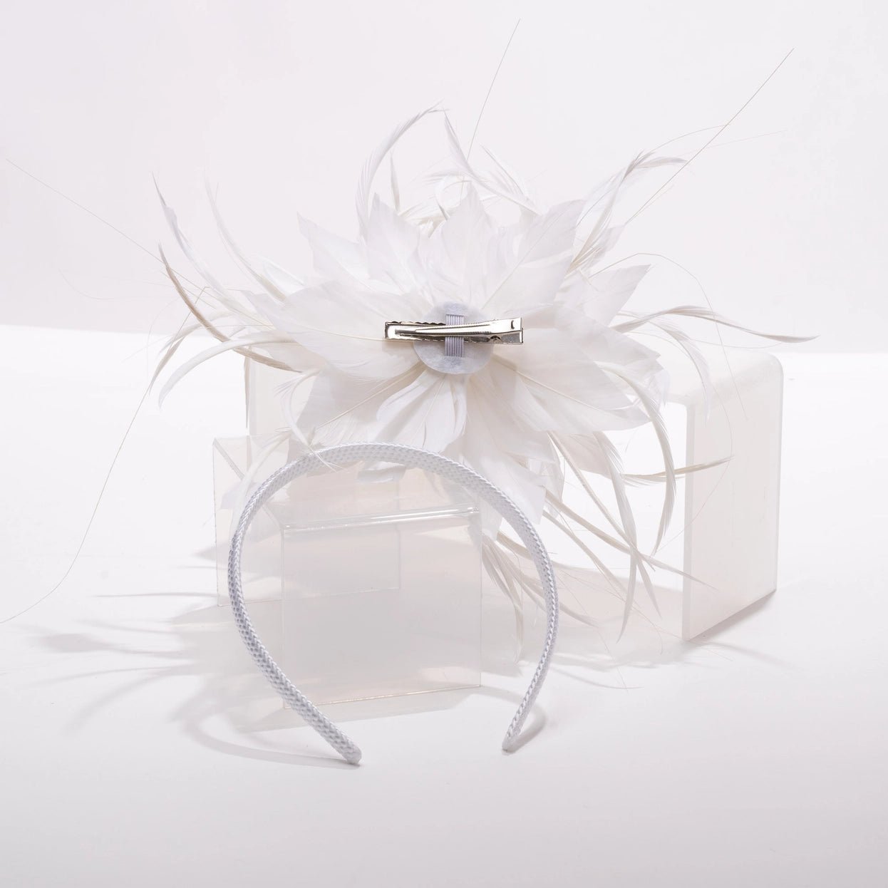 KaKyCo White Feather FascinatorHatsPosh Boutique