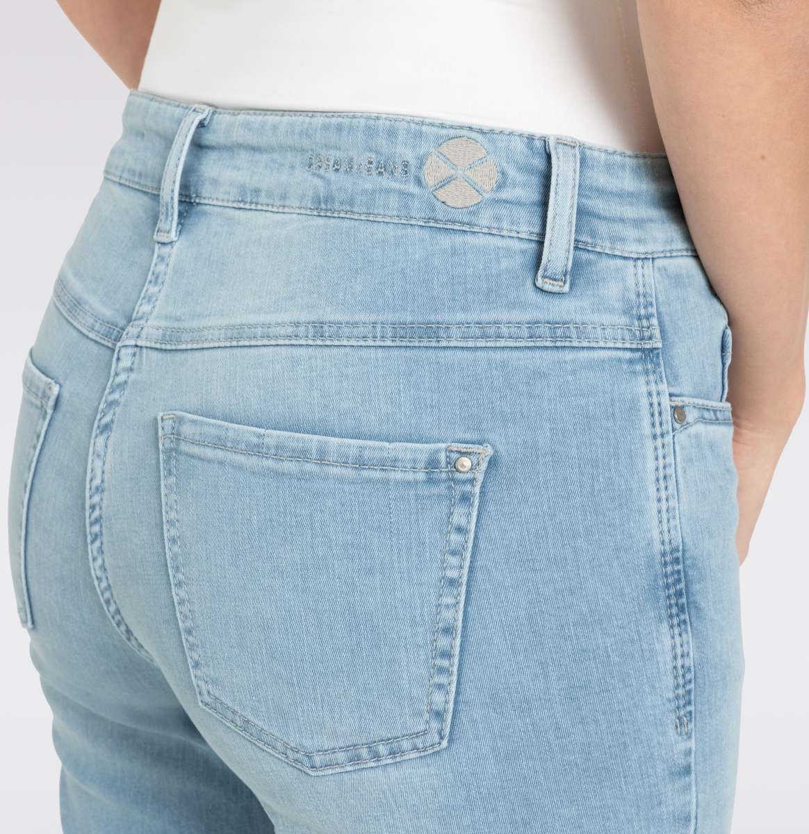 MAC Dream Straight Leg JeansDenimPosh Boutique