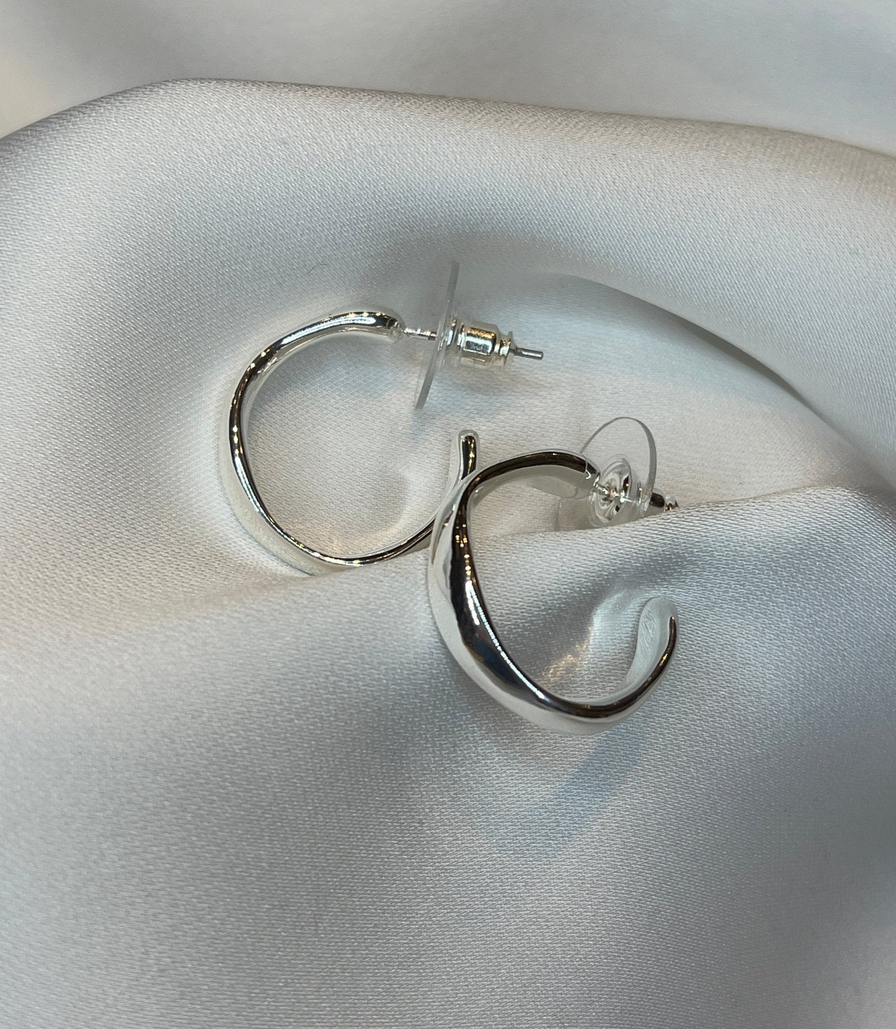 Mira EarringsJewelryPosh Boutique