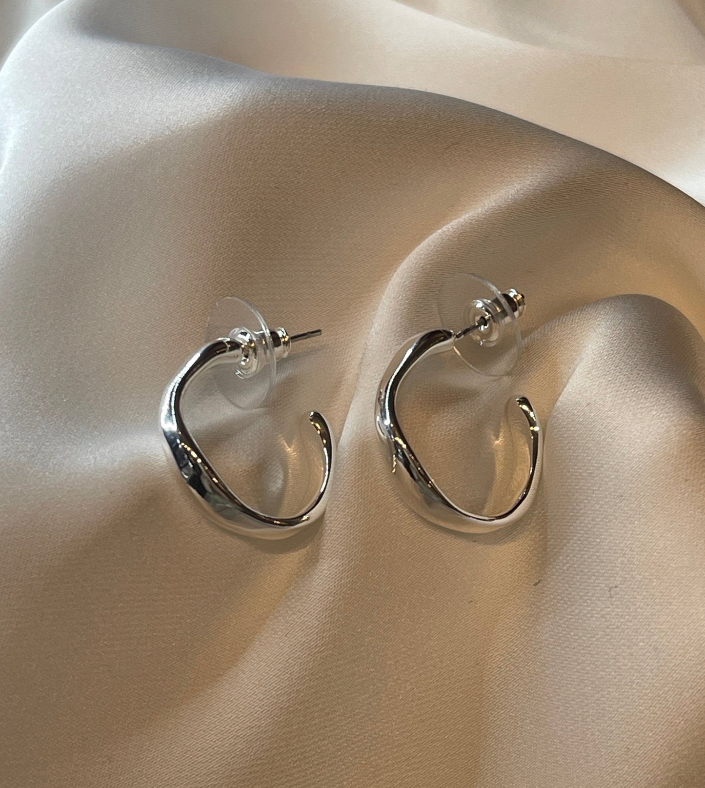 Mira EarringsJewelryPosh Boutique