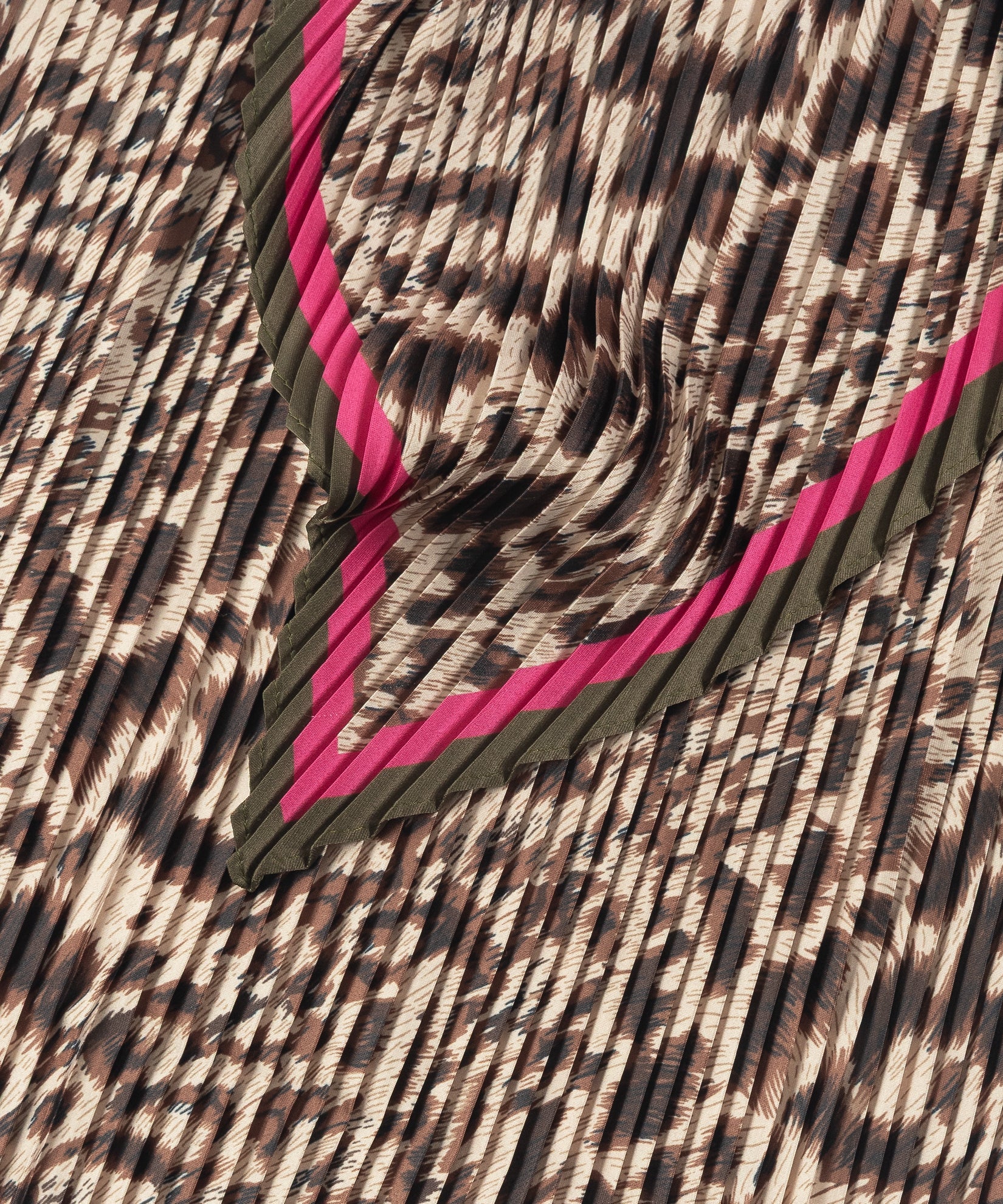 Spots on Spots Pleated DiamondPosh Boutique